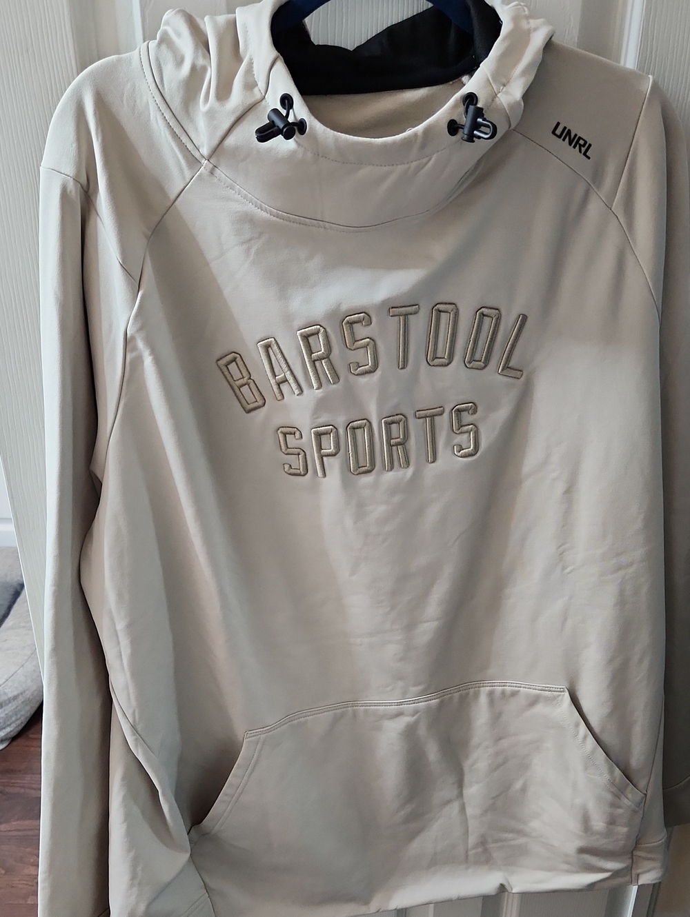 Barstool Sports Men’s Cream Crewneck Pullover Hoodie